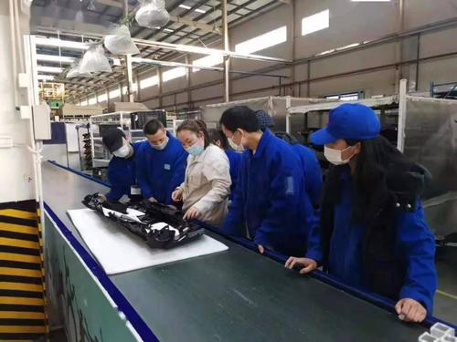 ​汽车饰件工厂西安制造部装配车间开展新产品文件培训活动